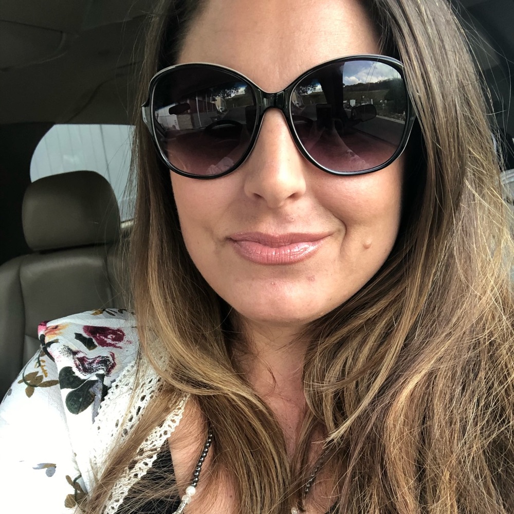 Meet your Posher, Sondra